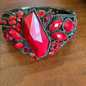 Absurdly cheap, misrepresented bracelet